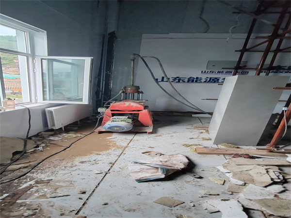 雁塔地基基础下沉墙体裂缝加固注浆顶升施工