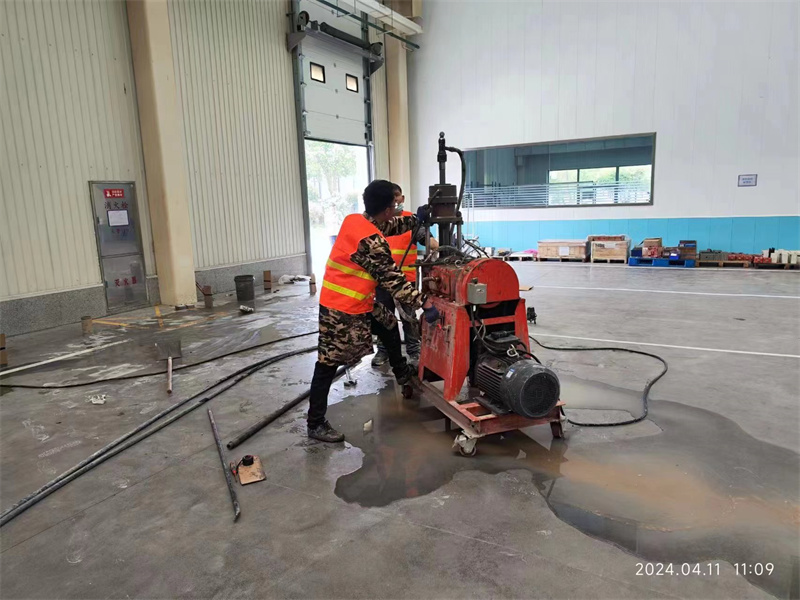 雁塔厂房地面下沉塌陷注浆加固施工